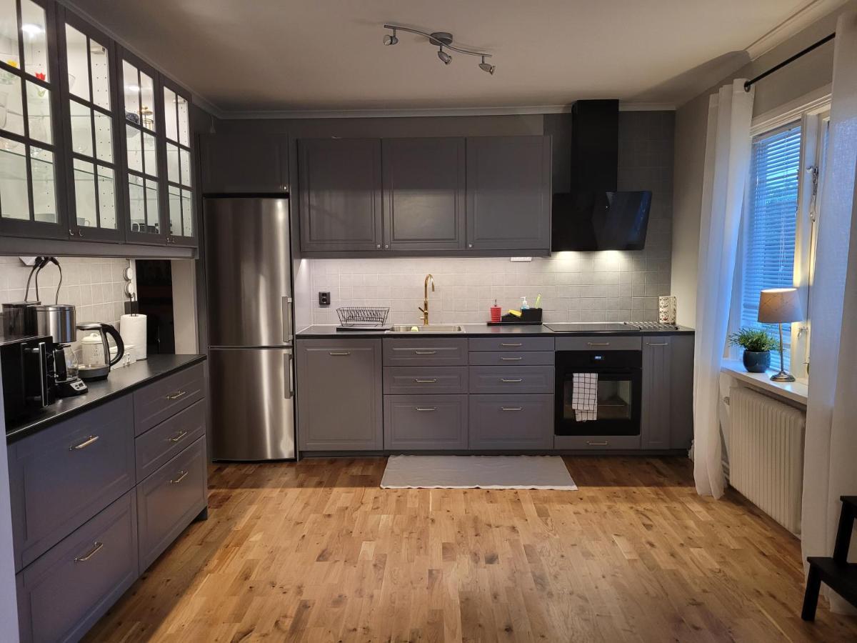 Lovely, Spacious Apartment With Free Parking Sandviken Bagian luar foto