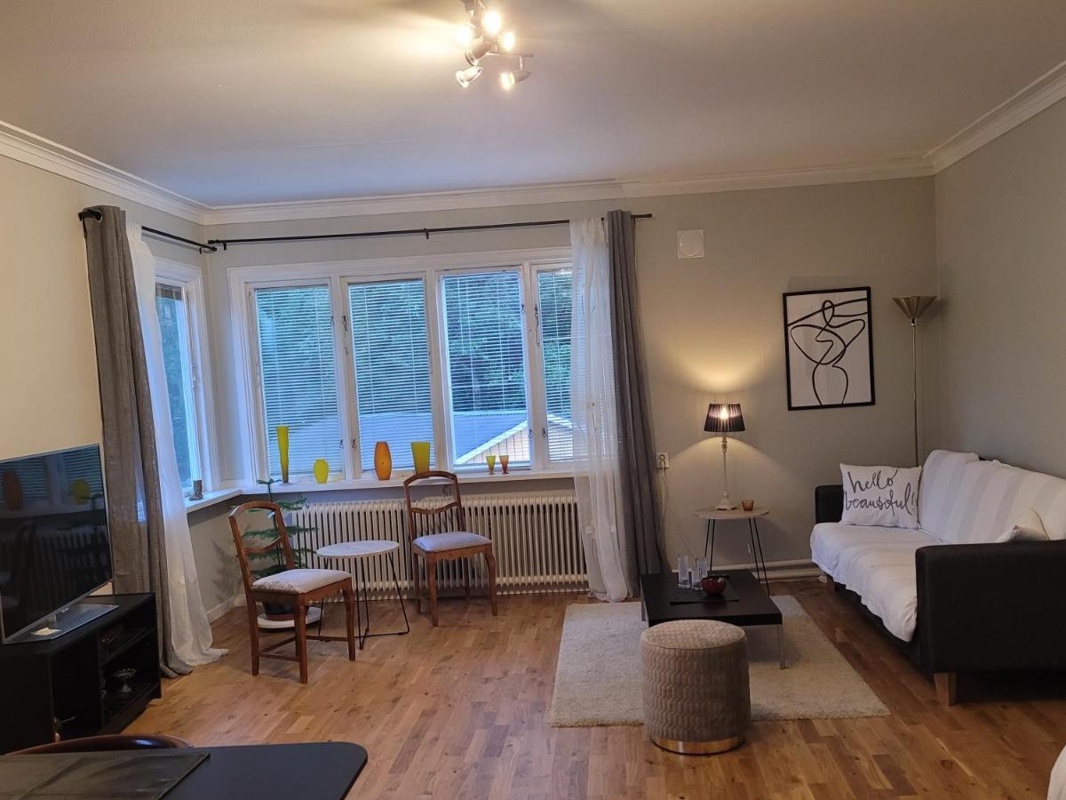 Lovely, Spacious Apartment With Free Parking Sandviken Bagian luar foto