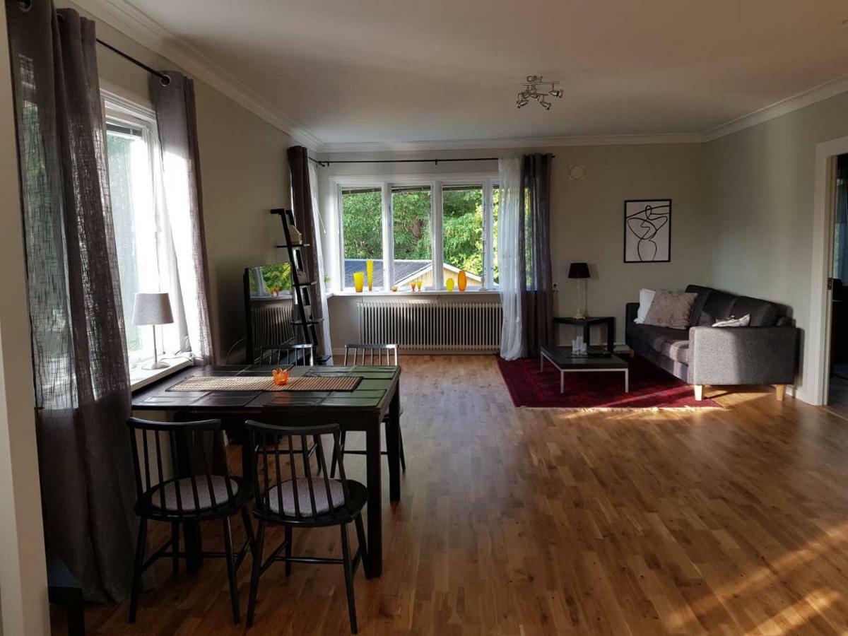 Lovely, Spacious Apartment With Free Parking Sandviken Bagian luar foto